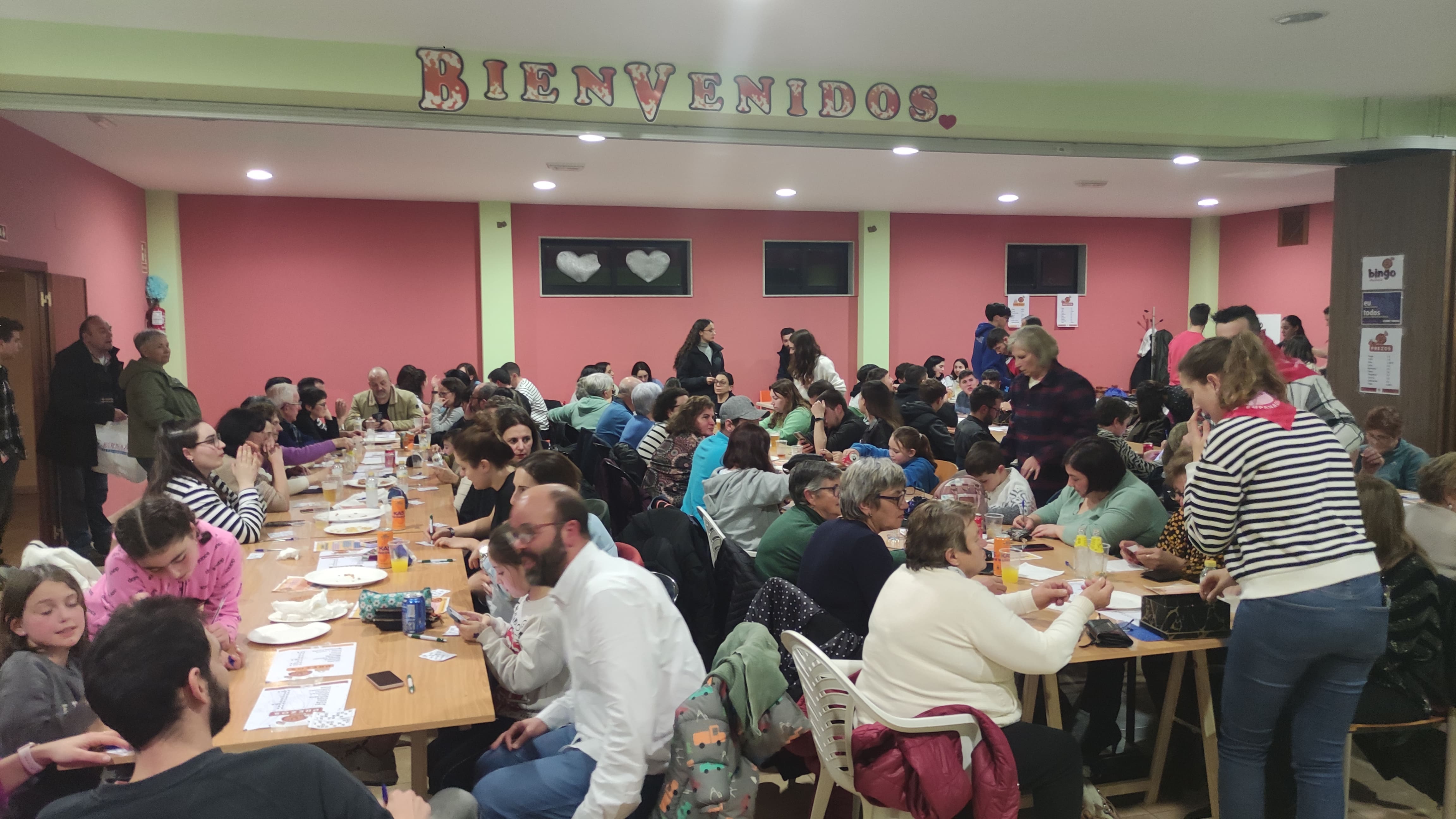Asistentes ao Bingo Empanada.