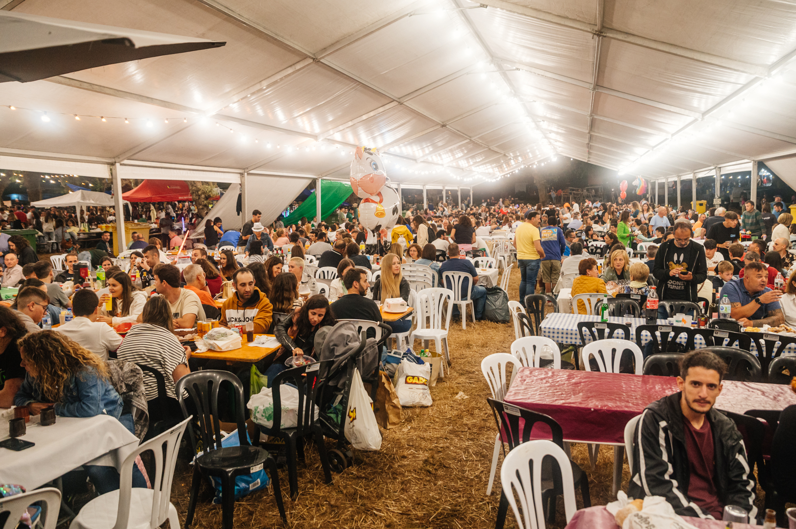 Cea de peñas na Festa da Empanada